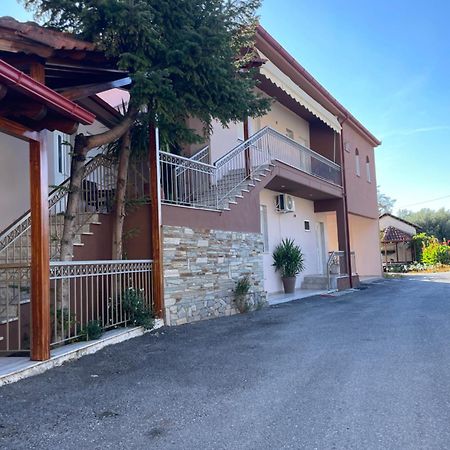 Voras Apartments Loutraki  Exterior photo