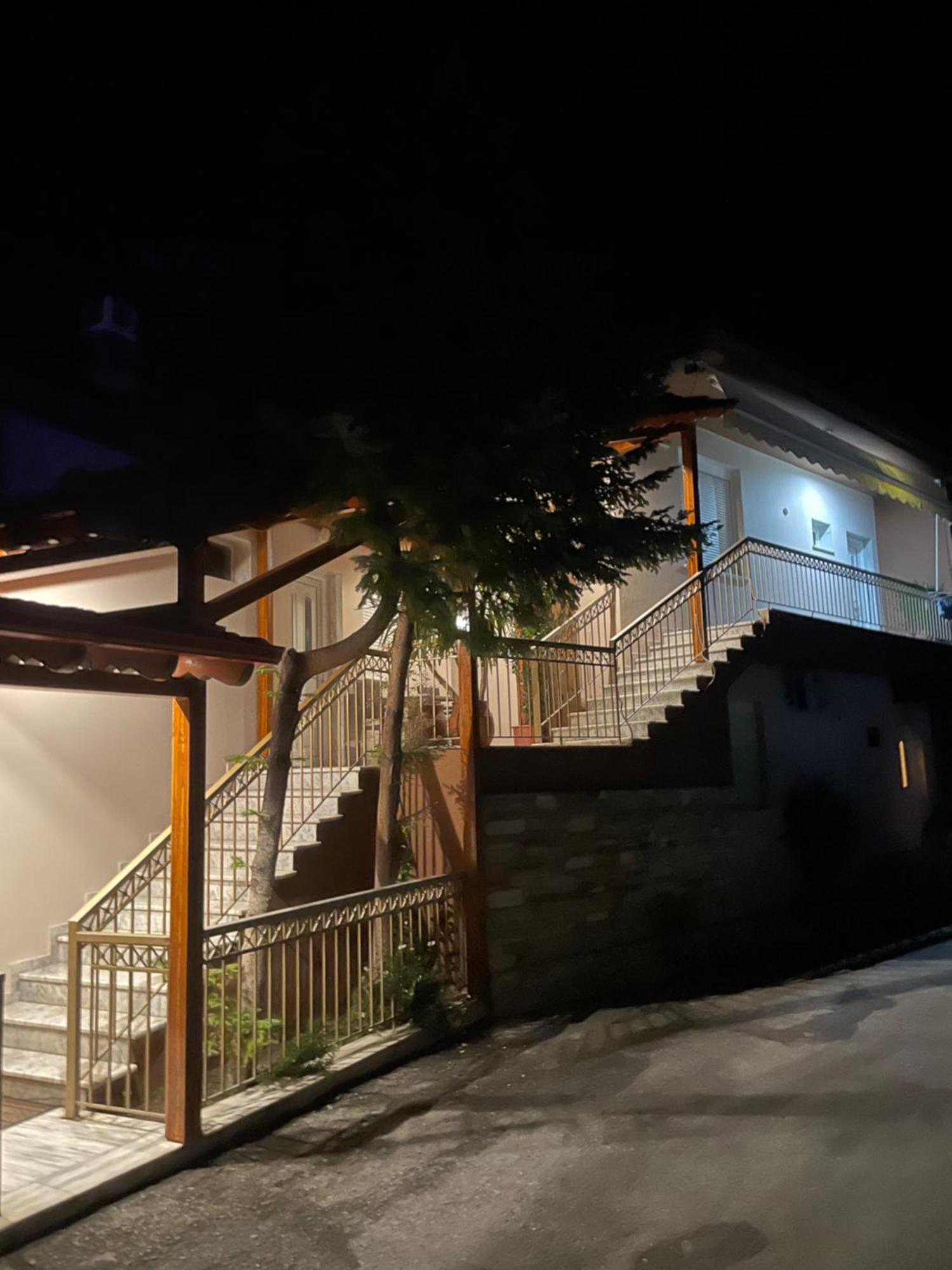 Voras Apartments Loutraki  Exterior photo