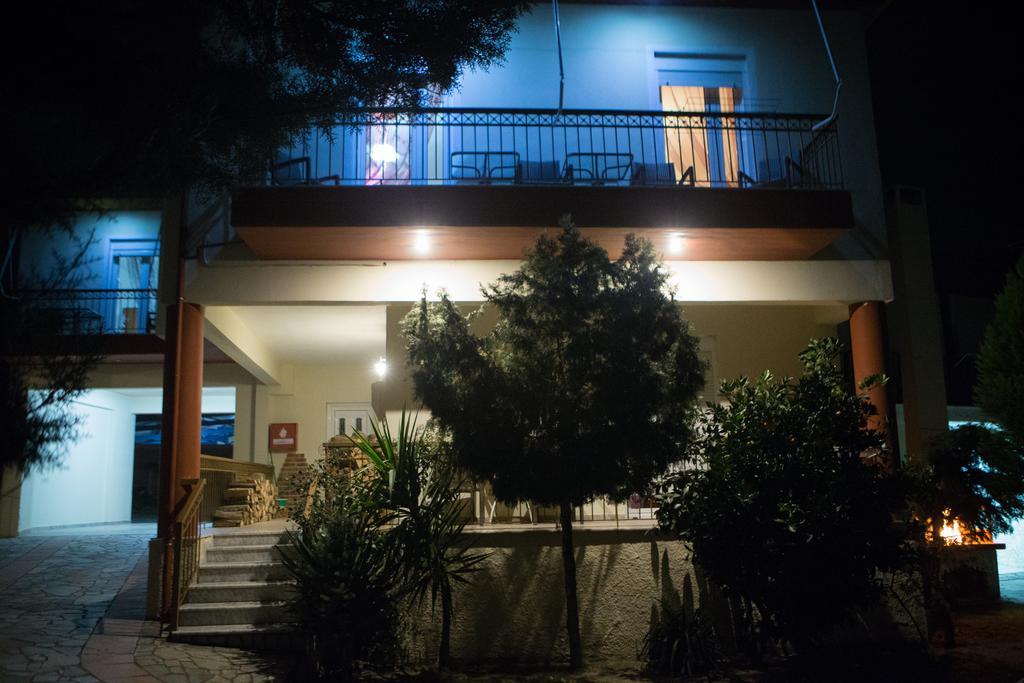 Voras Apartments Loutraki  Exterior photo